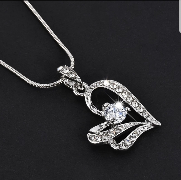 New heart Crystal rhinestone long chain necklace! - Picture 2 of 5